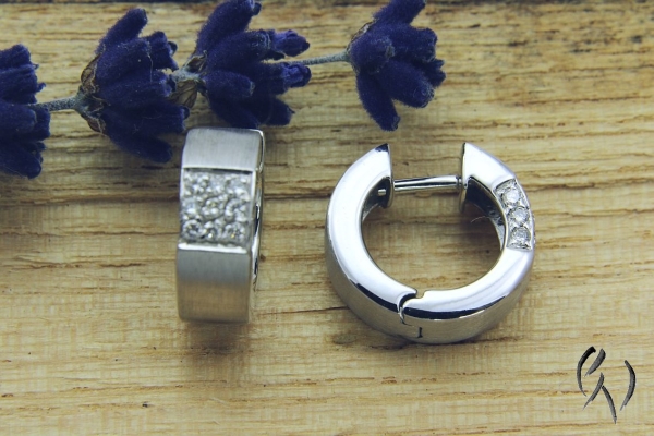 Klappcreoelen Weißgold 585/- mit Diamanten